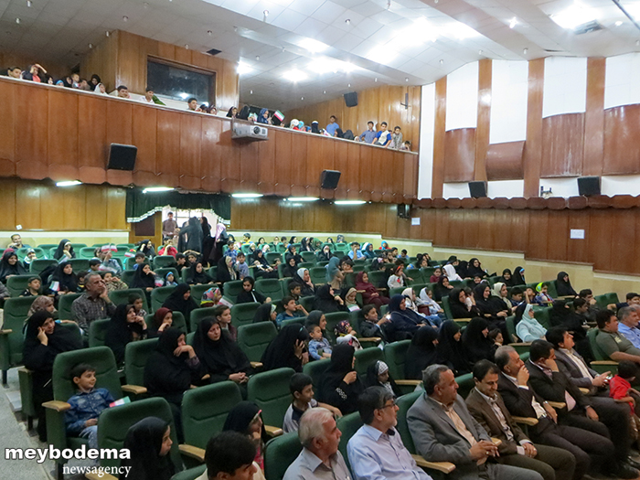 گزارش تصویری/ برگزاری اختتامیه طرح تابستانی موسسه قرآنی ثقلین در شهرستان میبد