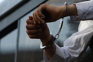 سارق باطری‌های خودرو در میبد دستگیر شد