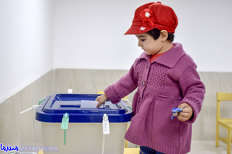 گزارش تصویری از برگزاری انتخابات در میبد