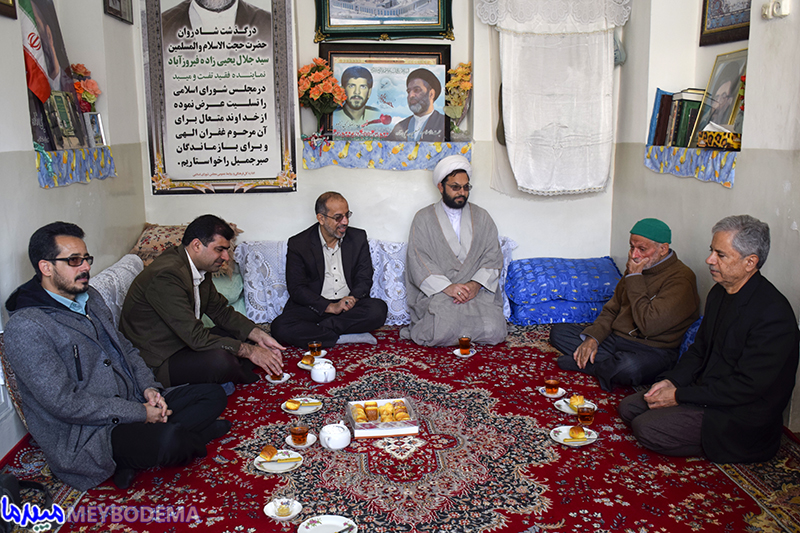 گزارش تصویری از دیدار منتخب مردم از خانواده مرحوم یحیی‌زاده