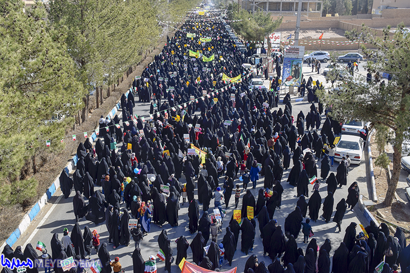 گزارش تصویری از راهپیمایی ۲۲ بهمن در میبد / بخش سوم