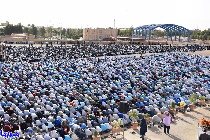 تصاویری از نماز باشکوه عید سعید فطر در میبد