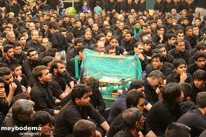 گزارش تصویری از عزاداری در حسینیه بزرگ فیروزآباد