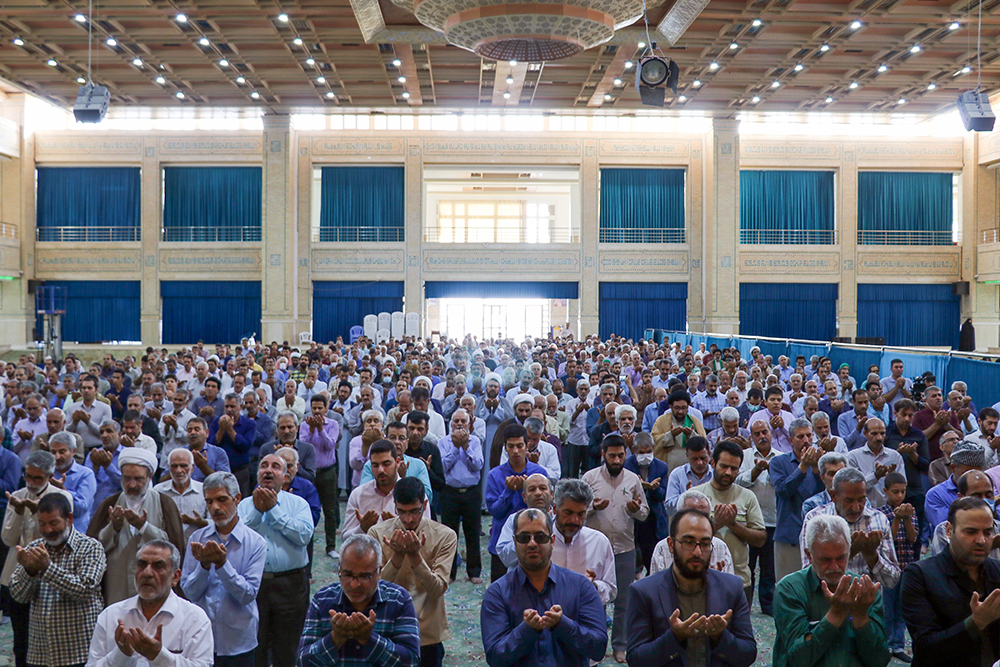 اقامه نماز عید قربان در میبد+عکس
