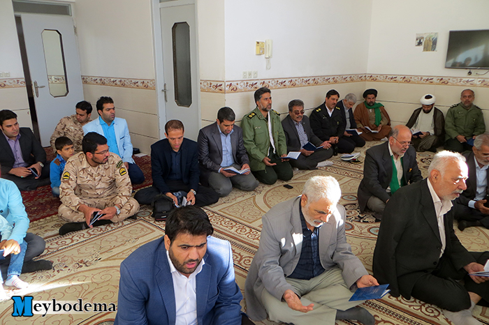 گزارش تصویری از دیدار مسئولین استانی و شهرستانی از خانواده شهید شاخص اصناف استان یزد در میبد