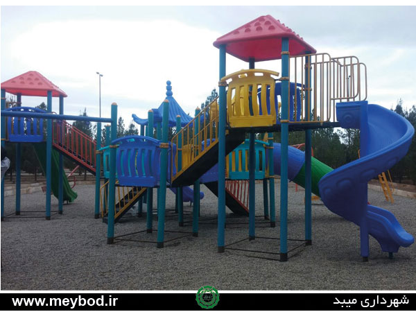 نصب مجموعه وسایل بازی کودکان در پارک غدیر