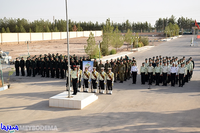 گزارش تصویری از صبحگاه مشترک نیروهای مسلح میبد به مناسبت آغاز هفته نیروی انتظامی