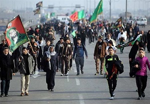 حضور چشم‌گیر طلاب یزدی در راهپیمایی اربعین