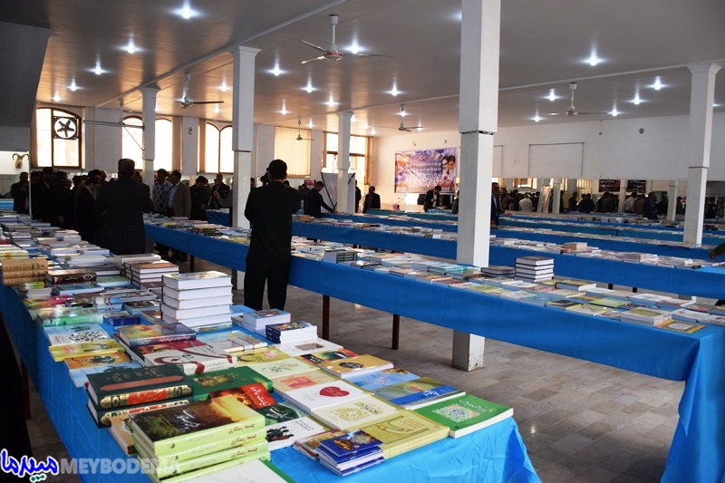 افتتاح نمایشگاه بزرگ کتاب با ۴۰ درصد تخفیف در میبد/ گزارش تصویری